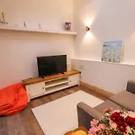 Sunnyvale House