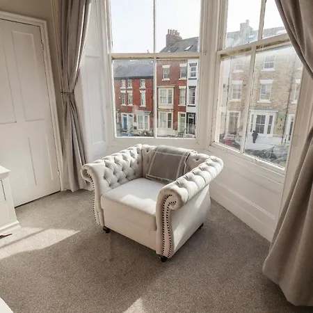 Sunnyvale House * 휫비