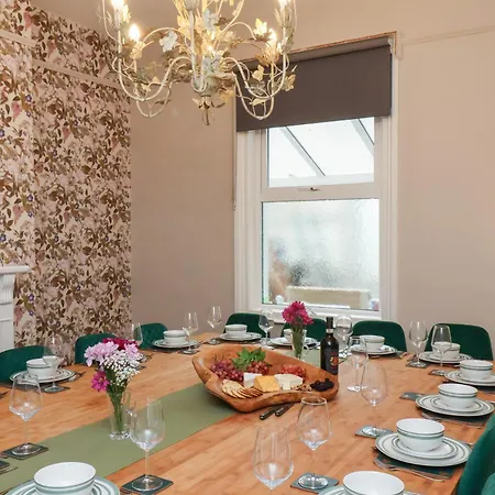 Sunnyvale House 펜션 휫비